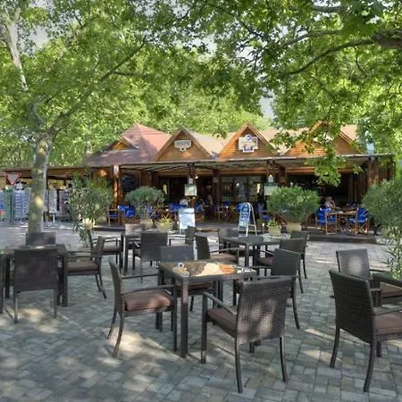 Gæstehus Kids' Paradise House 4*