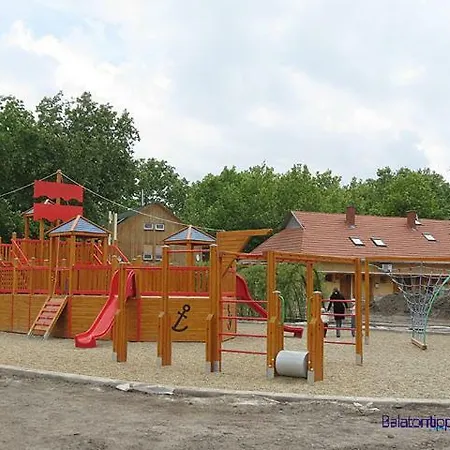 Kids' Paradise House Konukevi