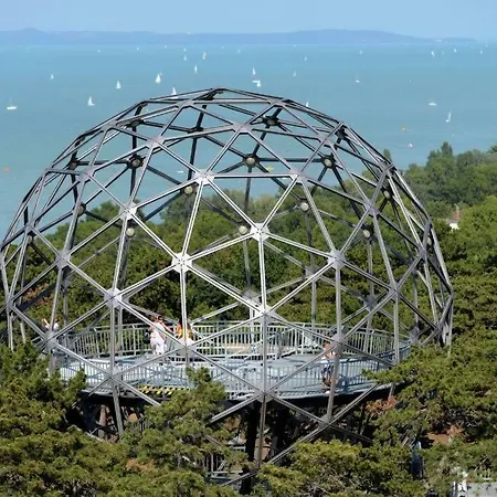 Kids' Paradise House 4*